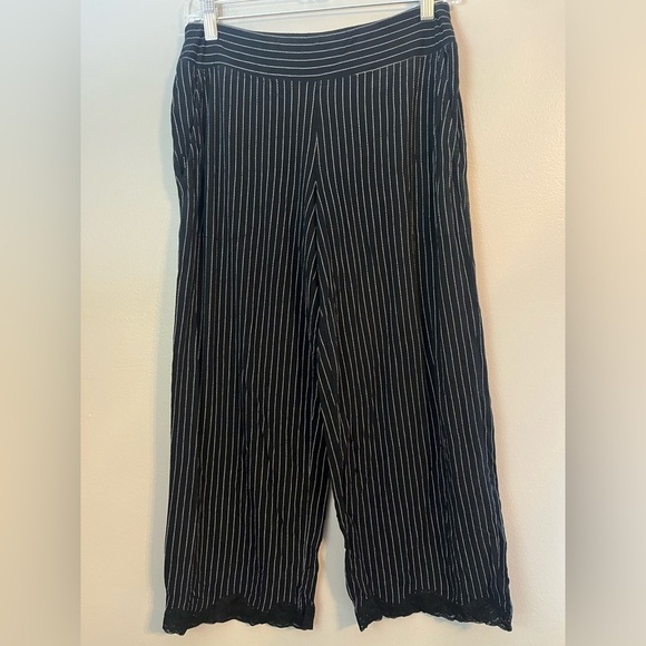 Soma Signature Lace Long Sleeve Notch Collar/Lace Crop Pajama Set Size XS/S - Picture 2 of 14